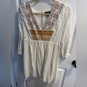 Lulu’s white dress